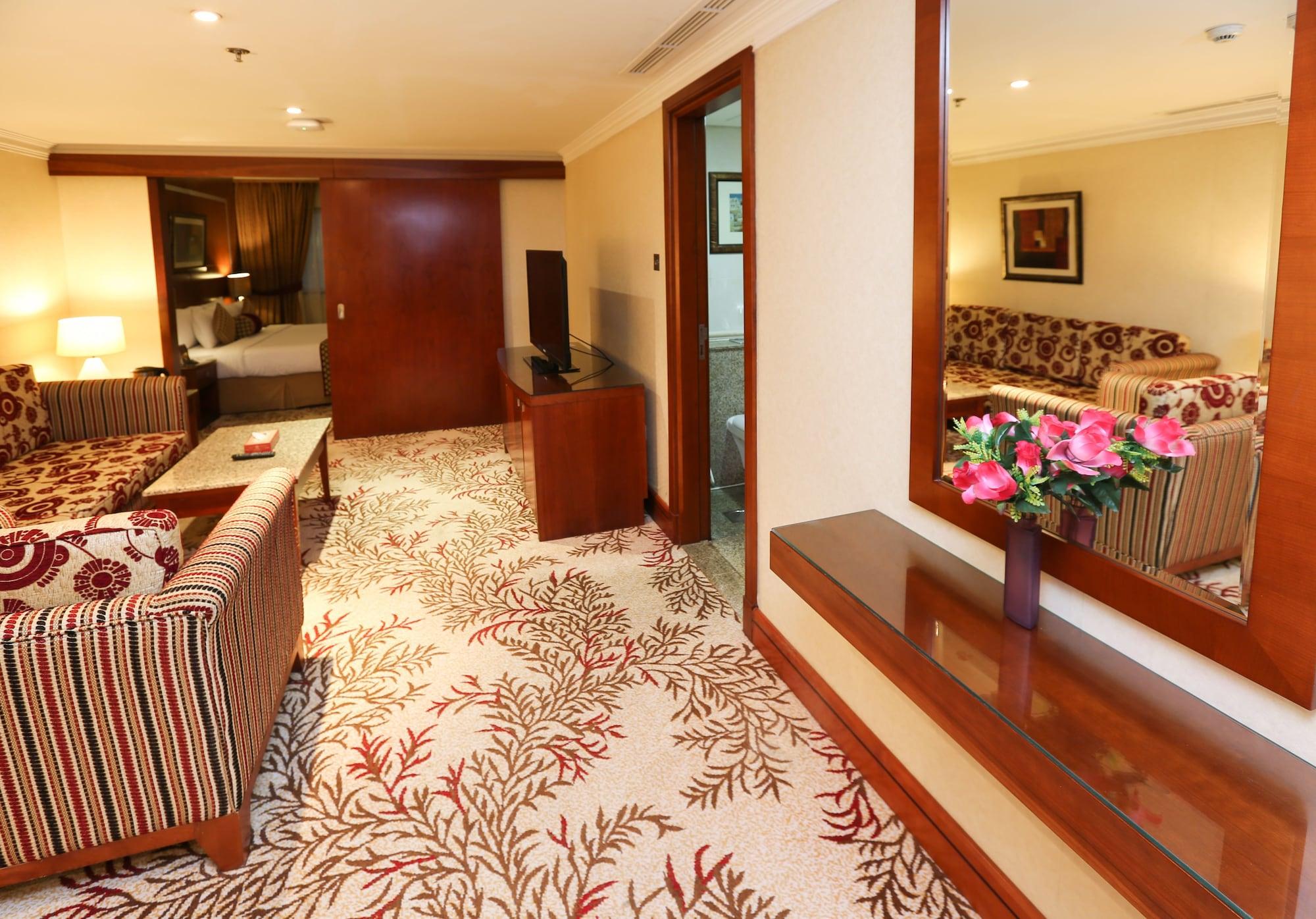 Ramee Royal Hotel Дубай Экстерьер фото