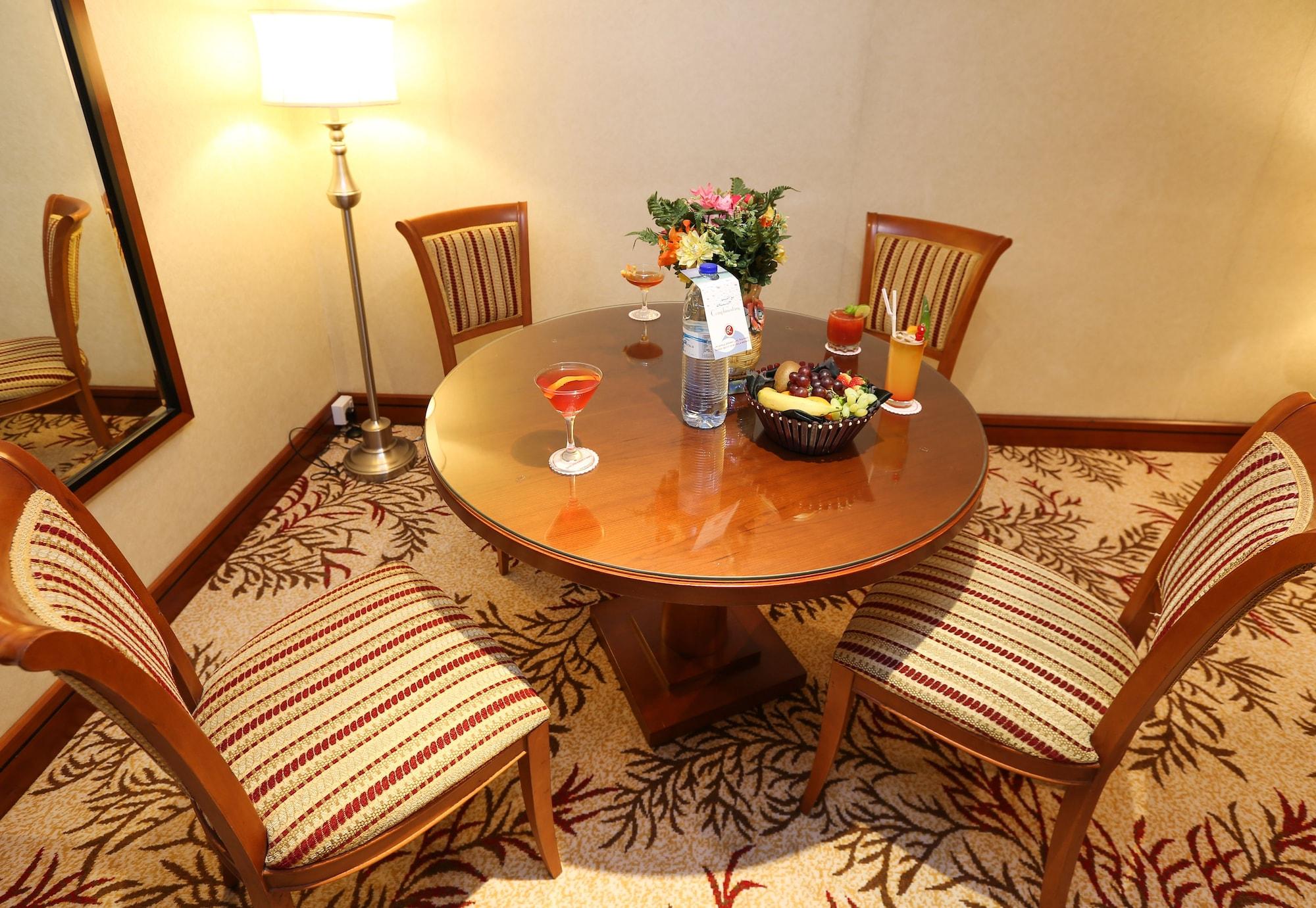 Ramee Royal Hotel Дубай Экстерьер фото