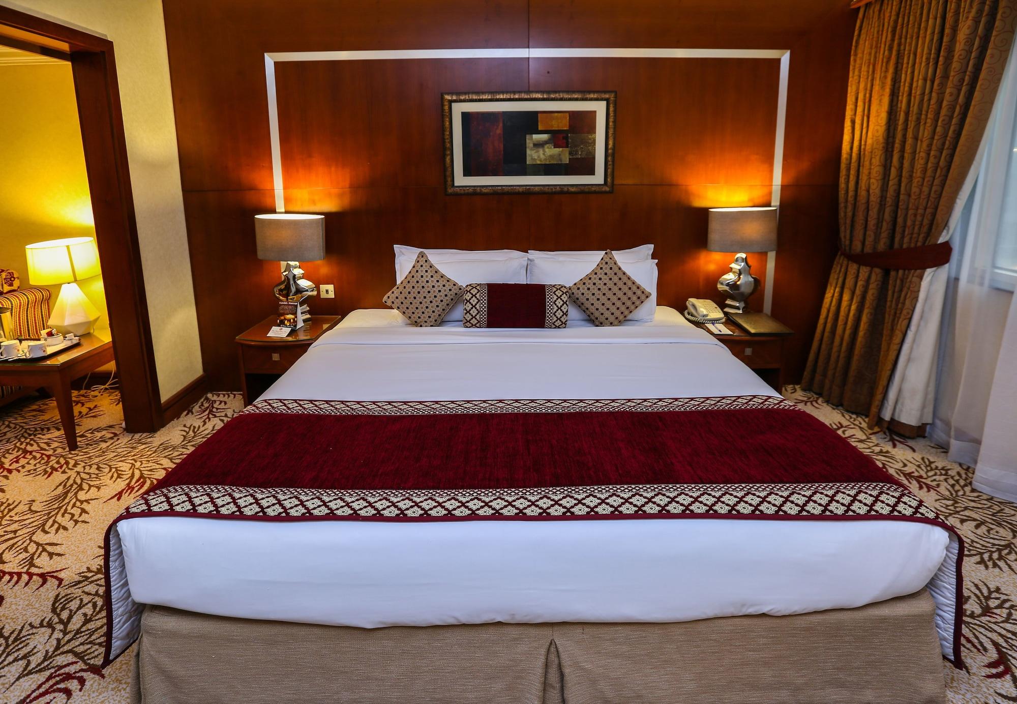 Ramee Royal Hotel Дубай Экстерьер фото